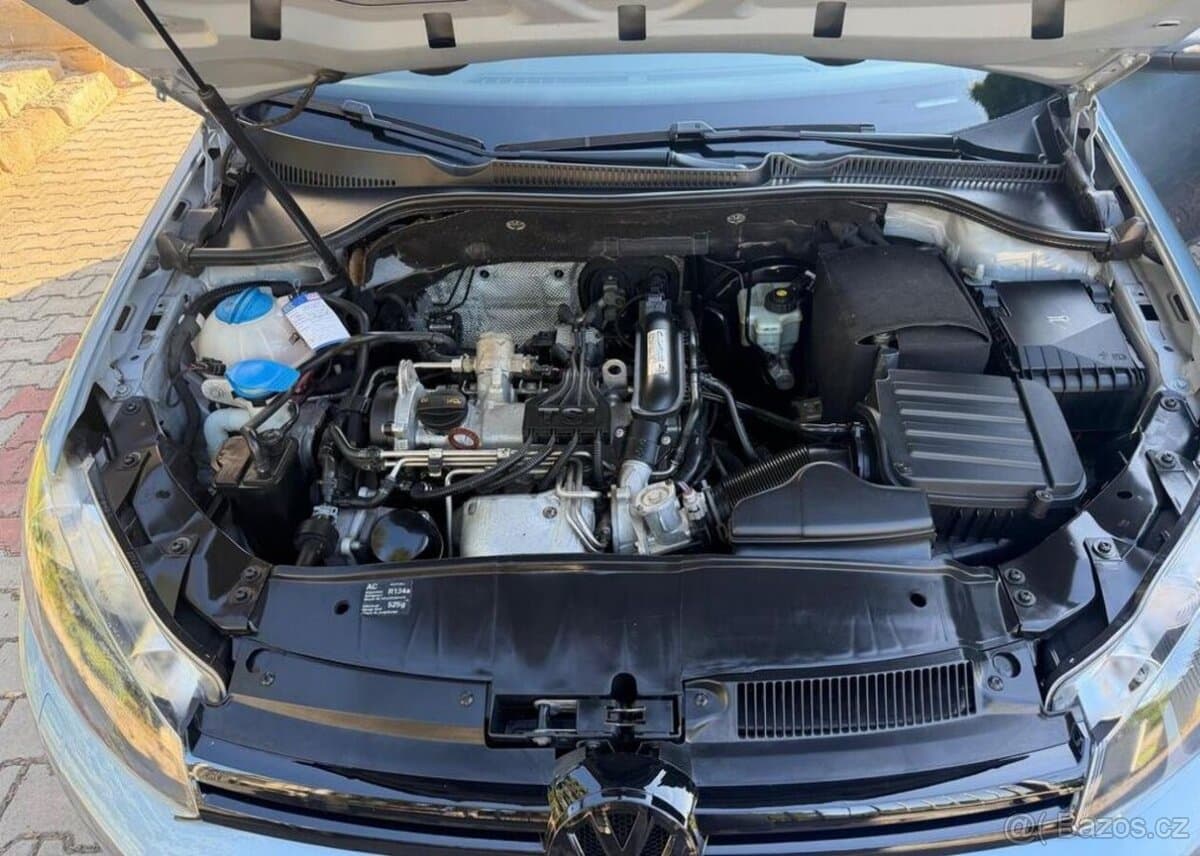 2010 Volkswagen GOLF - 11