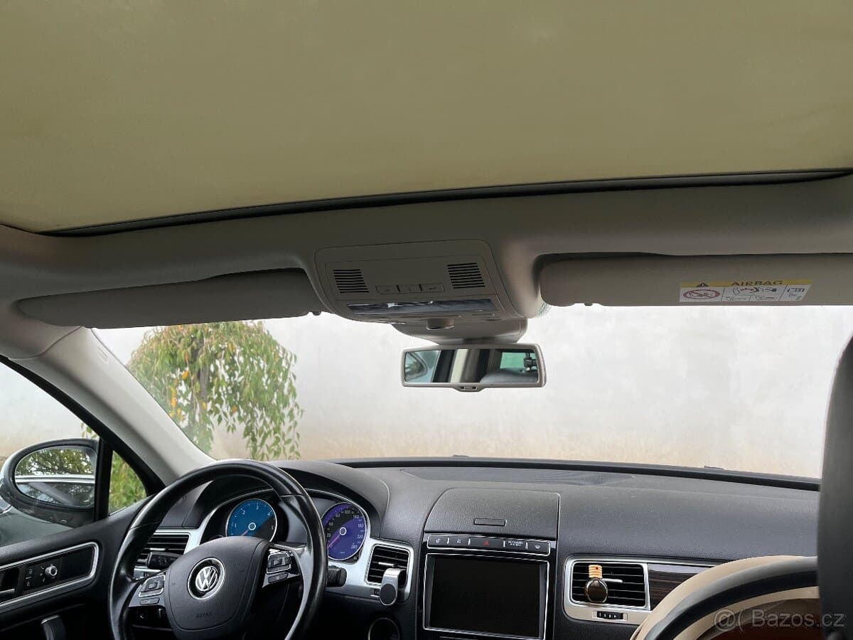 2014 Volkswagen TOUAREG - 11