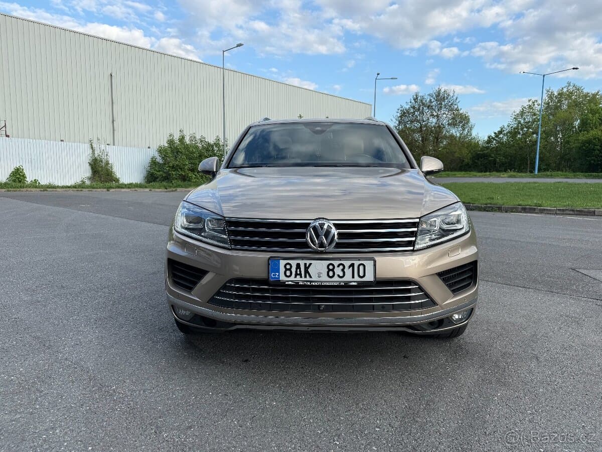 2015 Volkswagen TOUAREG - 11