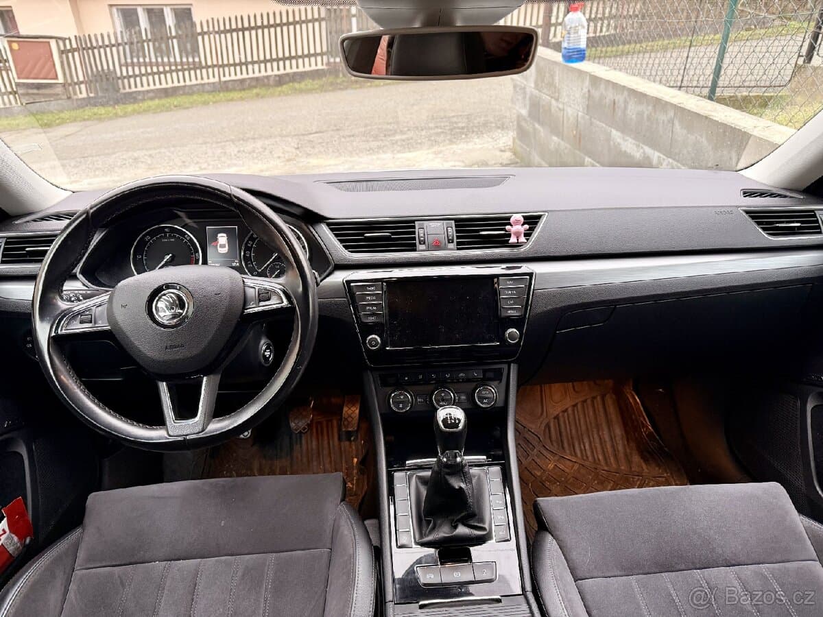 2016 Škoda SUPERB - 11