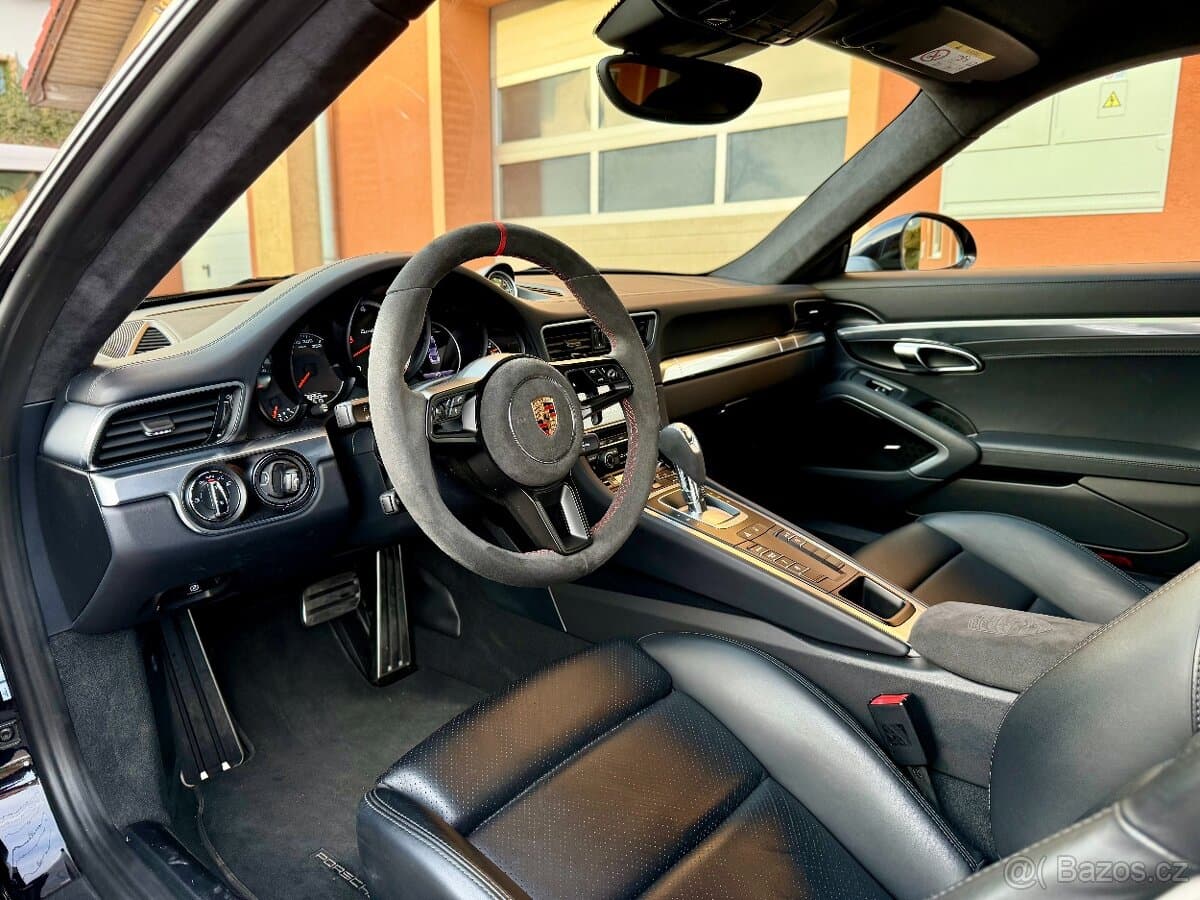 2014 Porsche 911 - 11