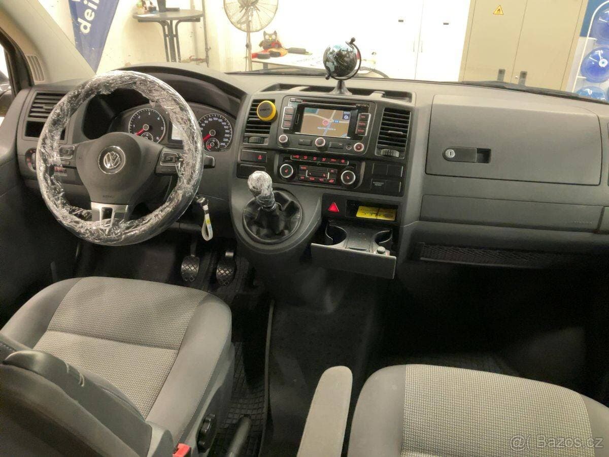 2011 Volkswagen CARAVELLE - 11