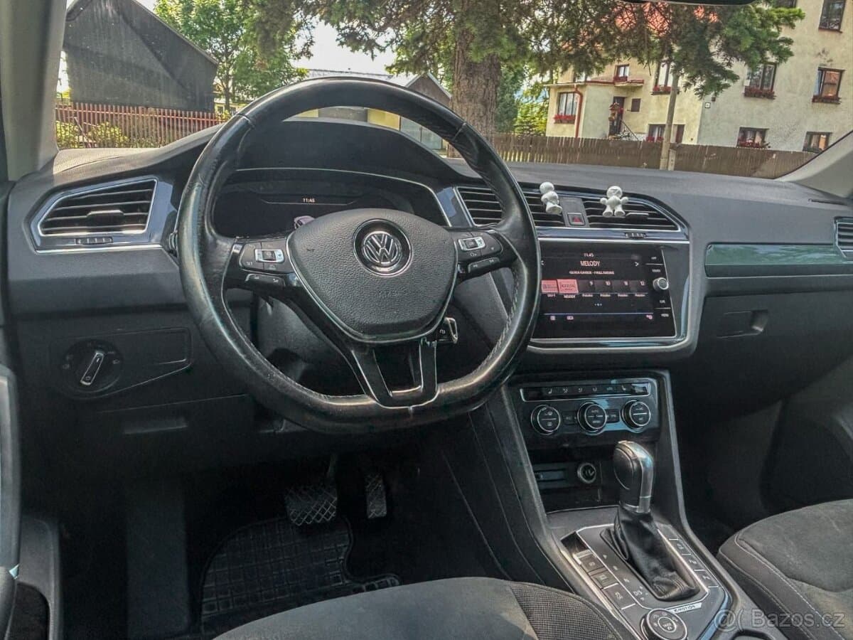 2017 Volkswagen TIGUAN - 11