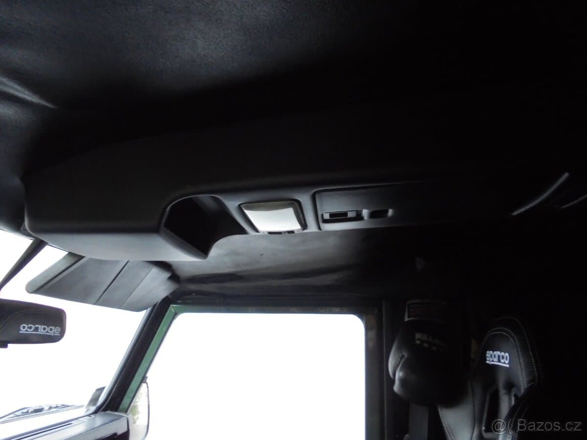2000 Land Rover DEFENDER - 11