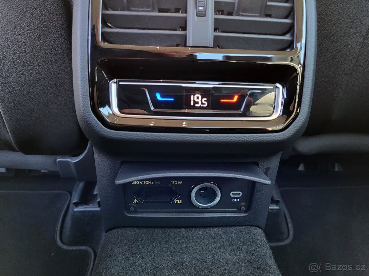 2022 Volkswagen PASSAT - 11