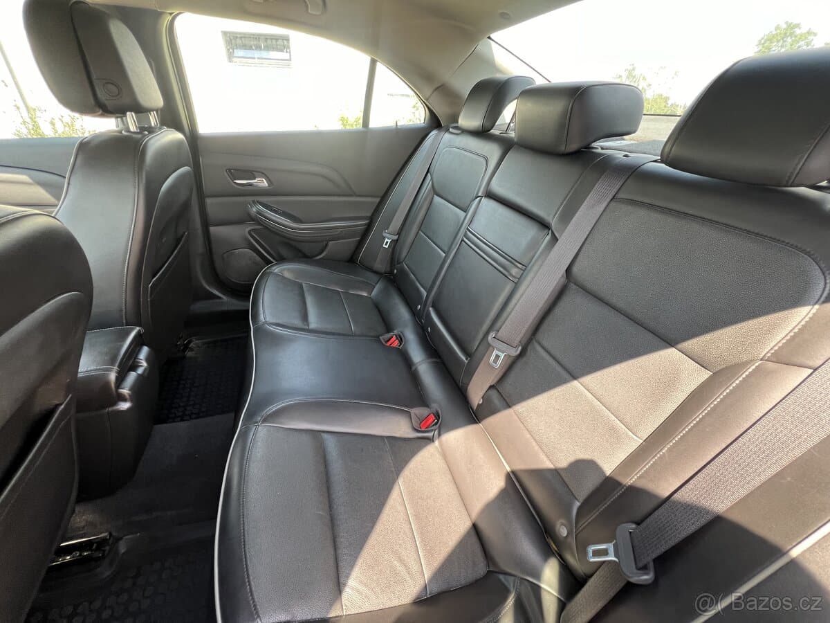 2014 Chevrolet MALIBU - 11