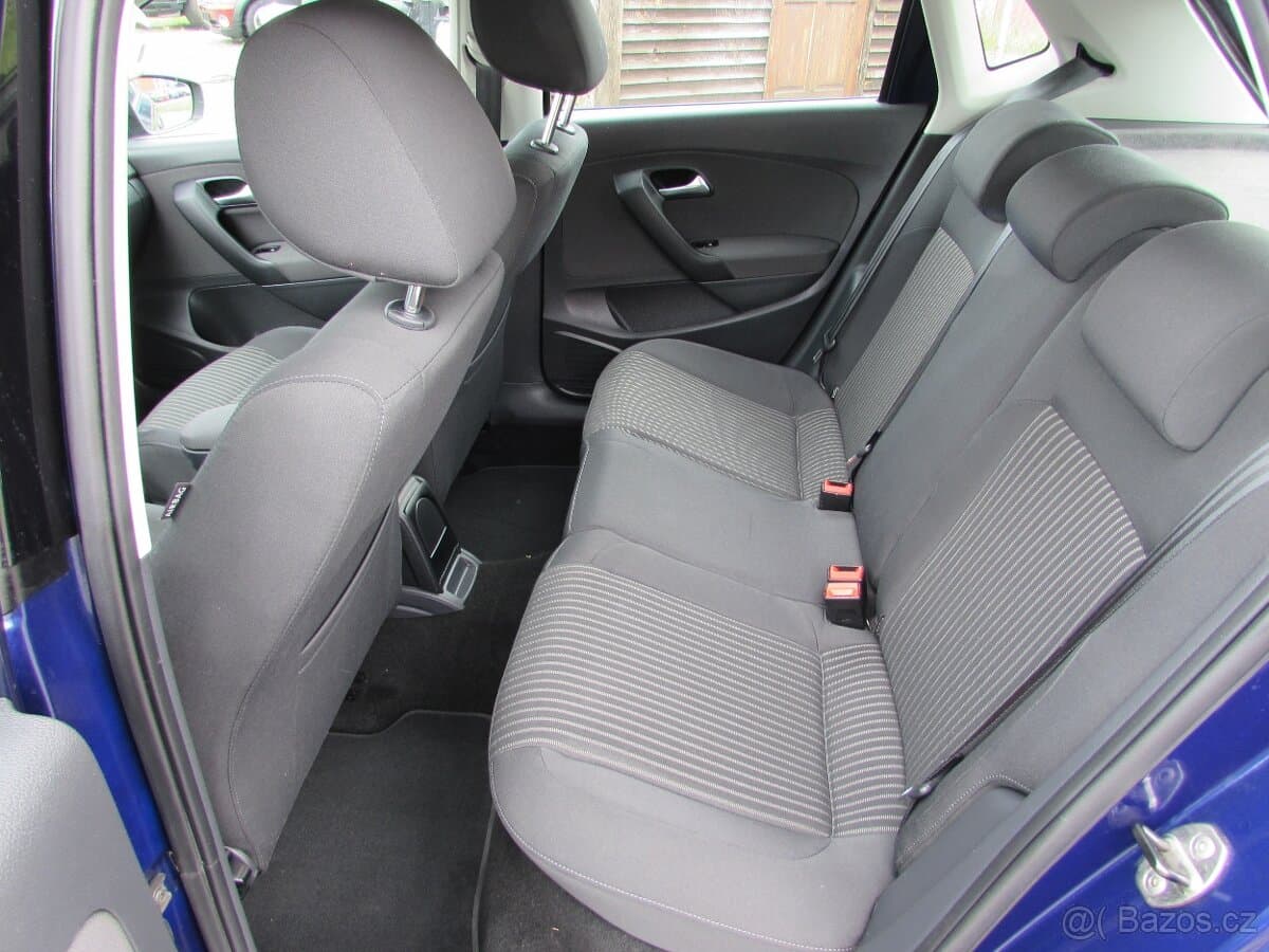 2012 Volkswagen POLO - 11