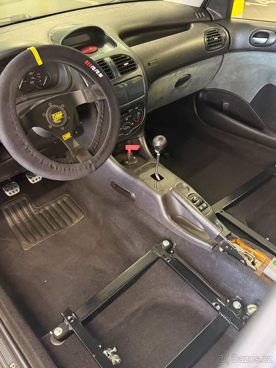 2000 Peugeot 206 - 11