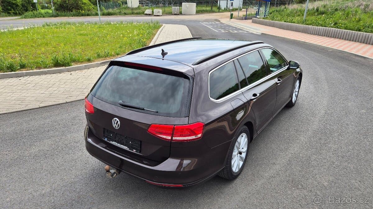 2019 Volkswagen PASSAT - 11