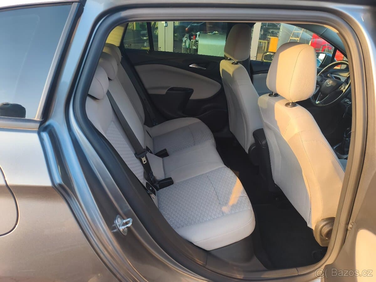 2016 Opel ASTRA - 11
