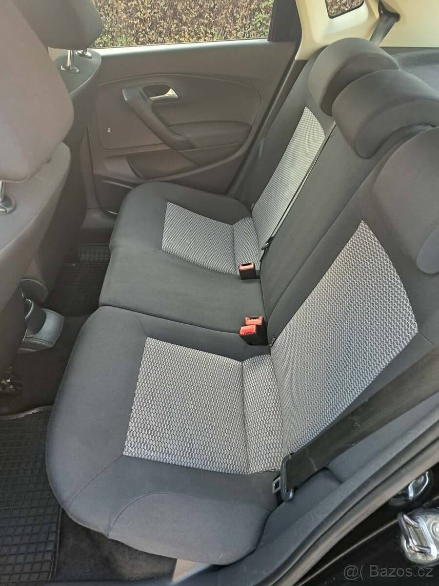 2013 Volkswagen POLO - 11