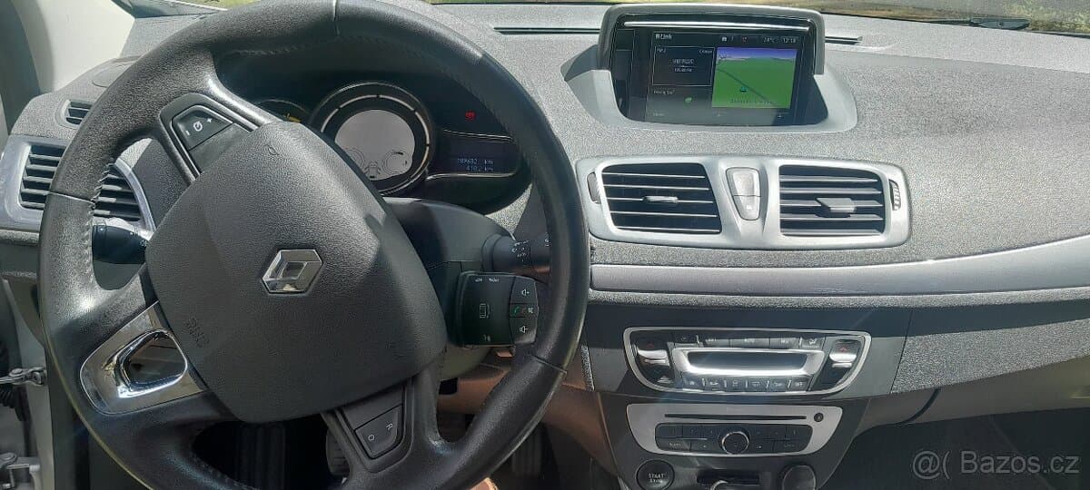 2015 Renault MEGANE - 11