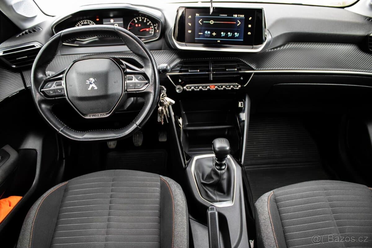 2020 Peugeot 208 - 11