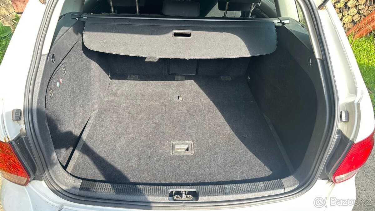 2010 Volkswagen GOLF - 11