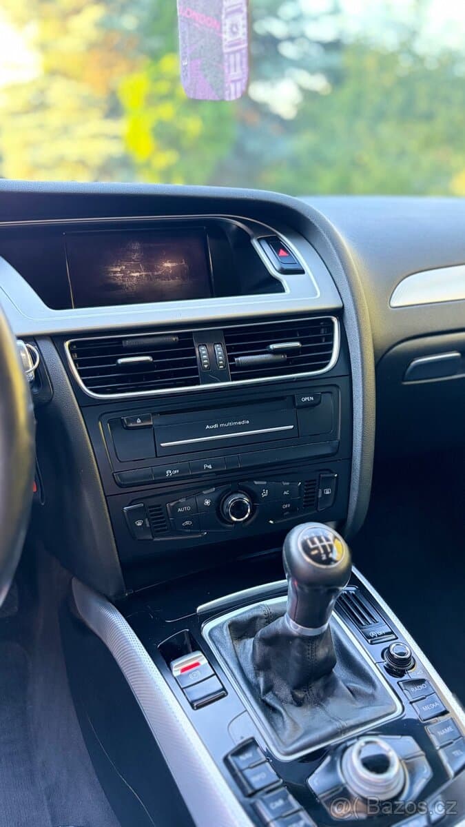 2010 Audi A4 - 11