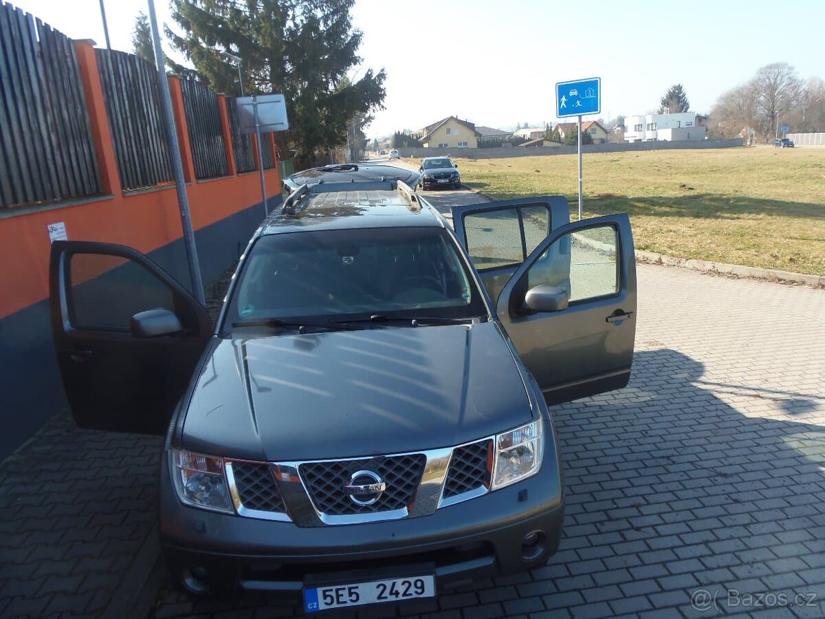 2005 Nissan PATHFINDER - 11