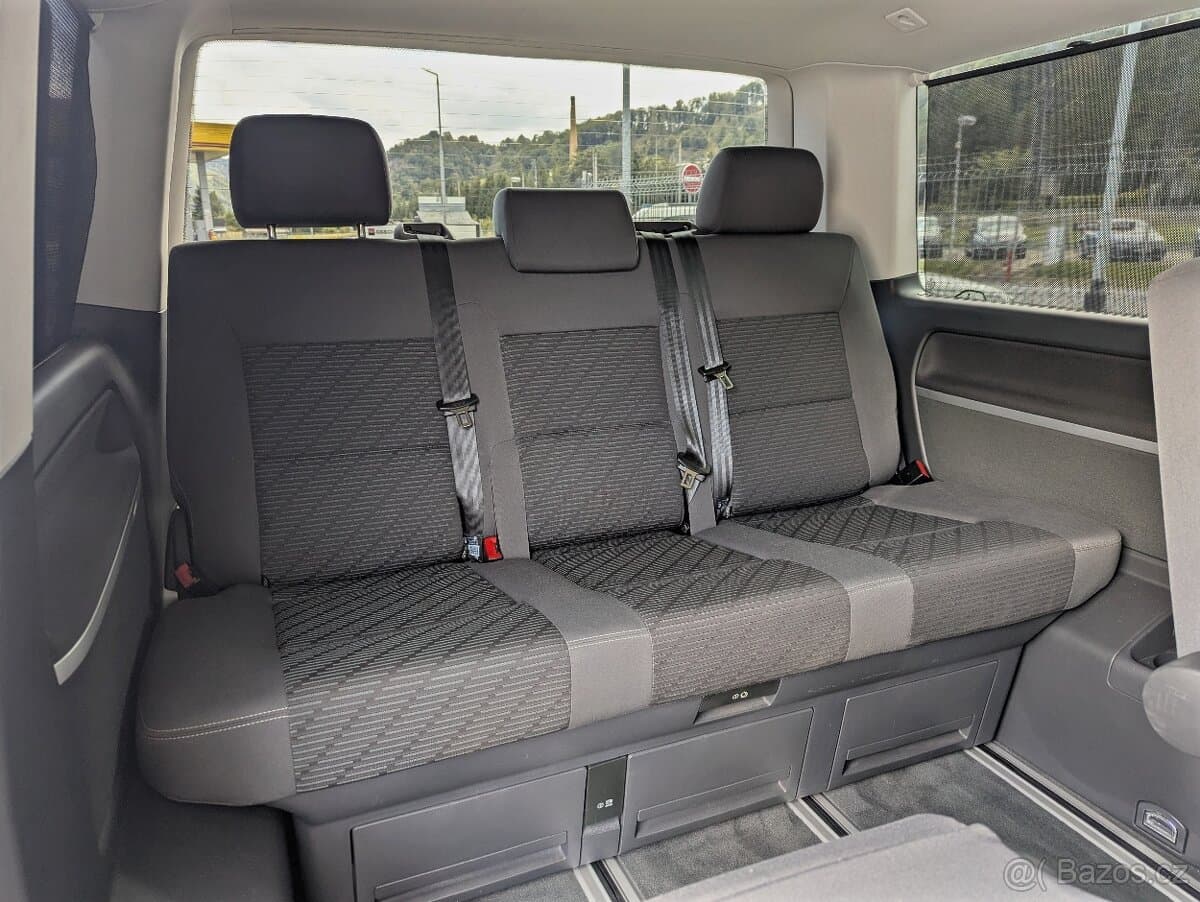 2015 Volkswagen MULTIVAN - 11