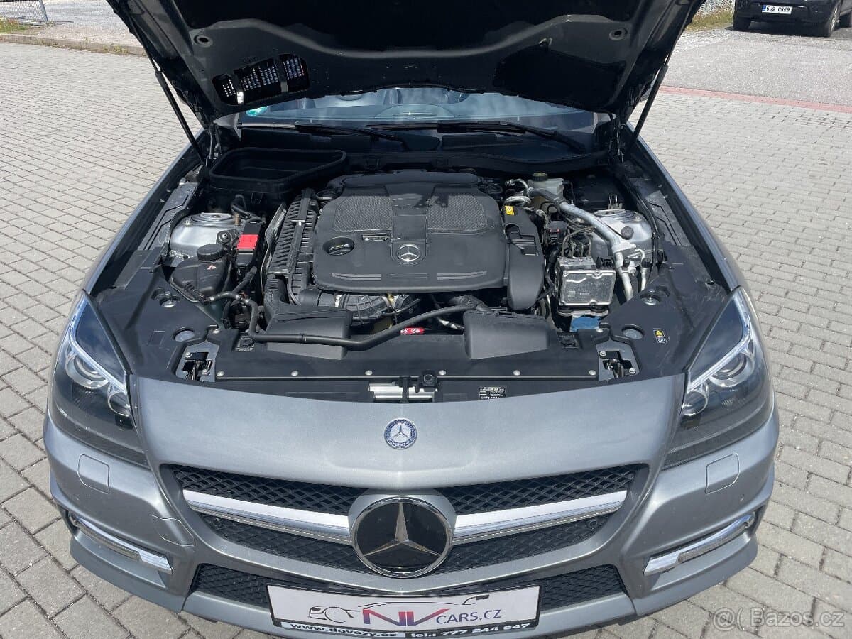 2011 Mercedes-Benz SL - 11