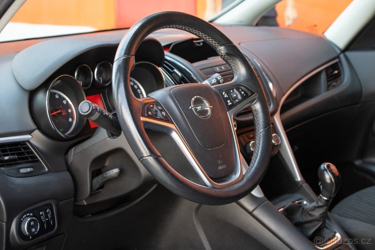 2012 Opel ZAFIRA - 11
