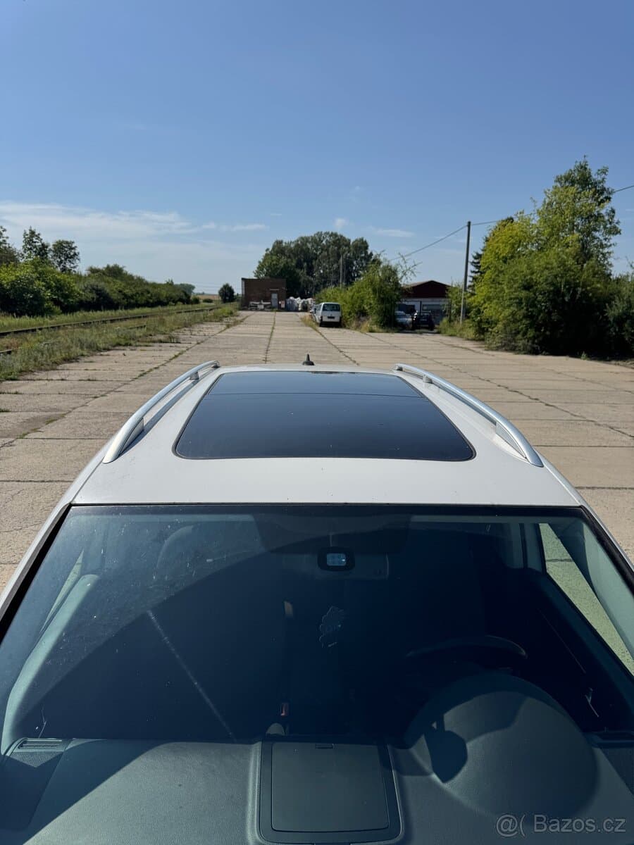 2011 Volkswagen TOURAN - 11