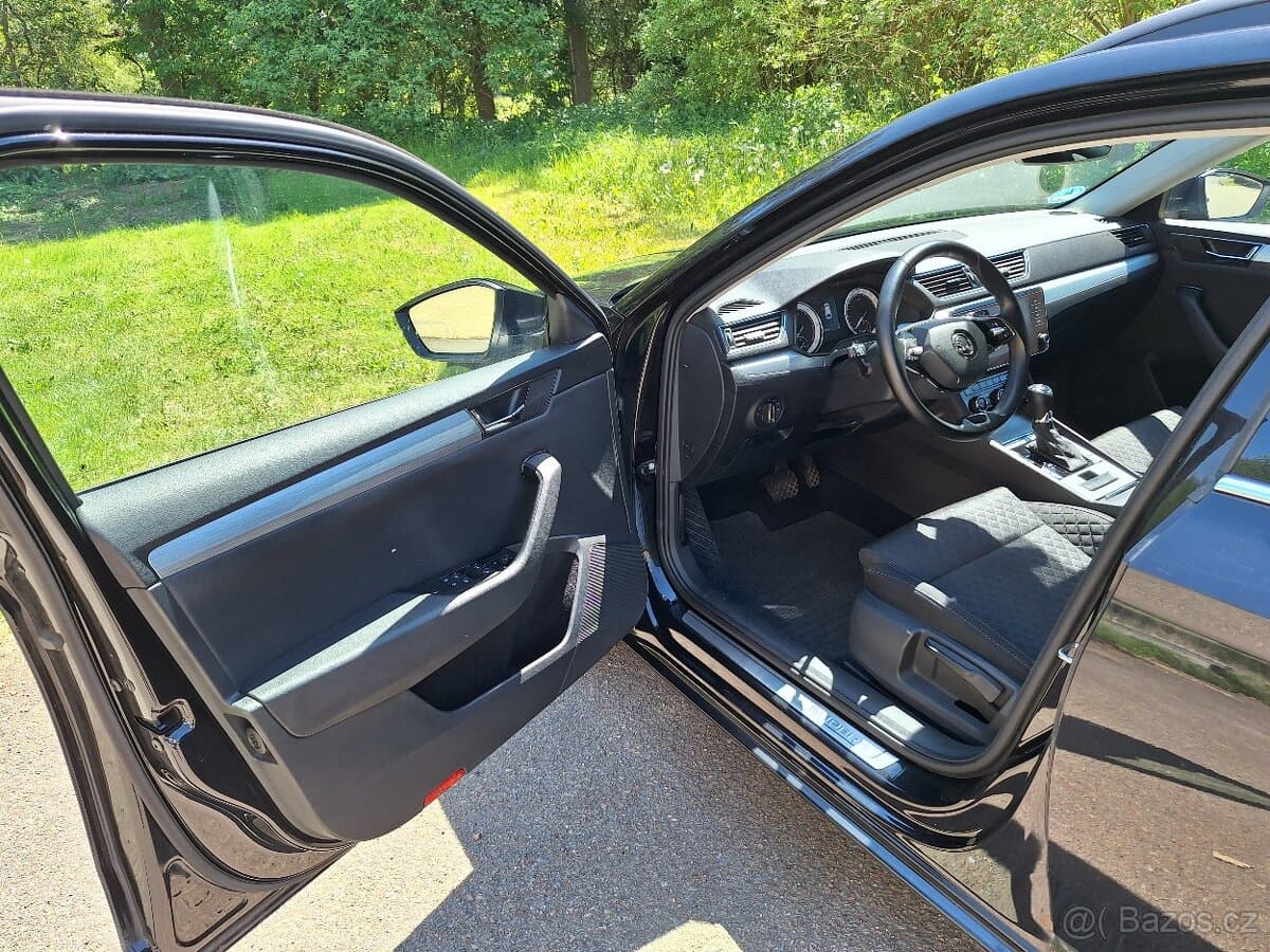 2020 Škoda SUPERB - 11