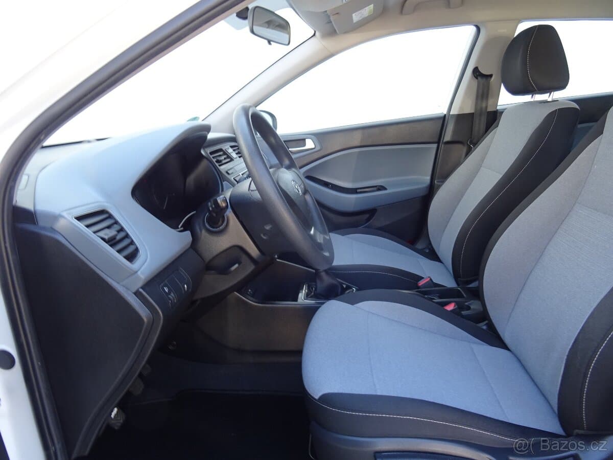 2016 Hyundai i20 - 11