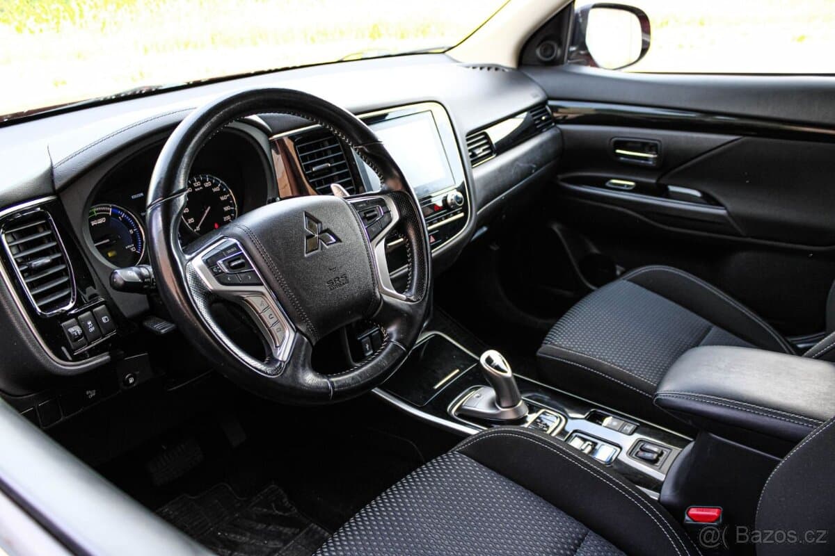 2021 Mitsubishi OUTLANDER - 11