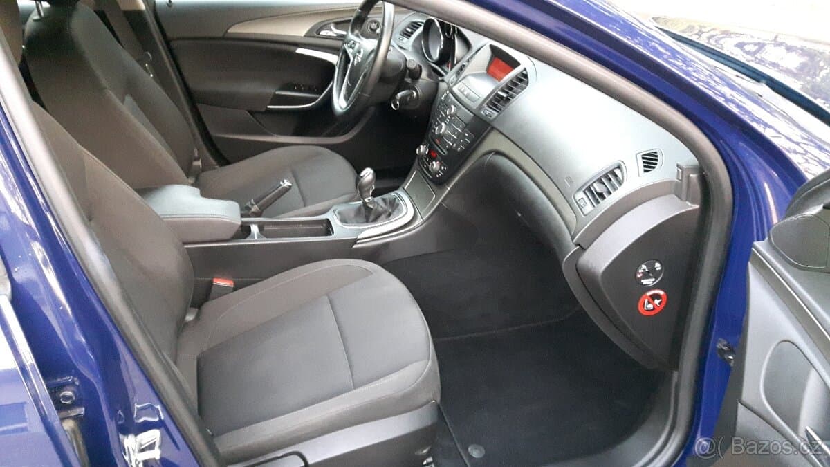 2013 Opel INSIGNIA - 11