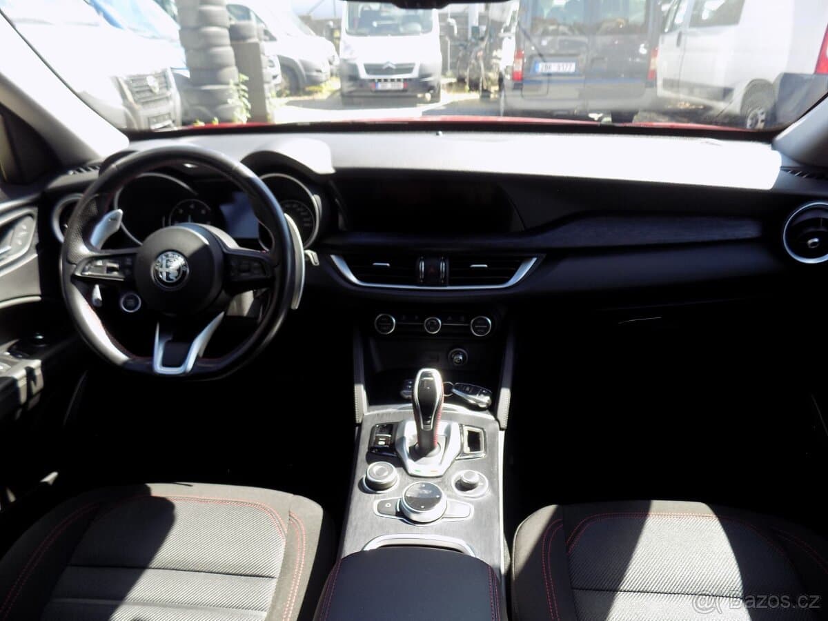2021 Alfa Romeo STELVIO - 11