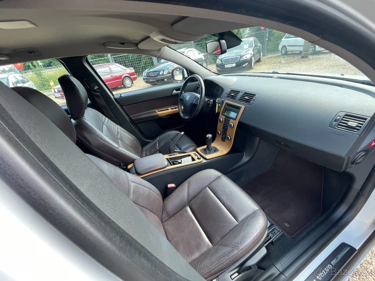 2010 Volvo V50 - 11