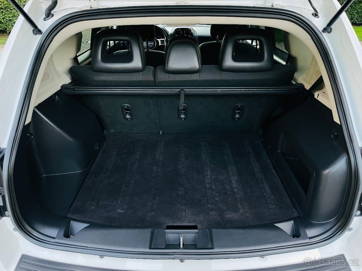 2012 Jeep COMPASS - 11