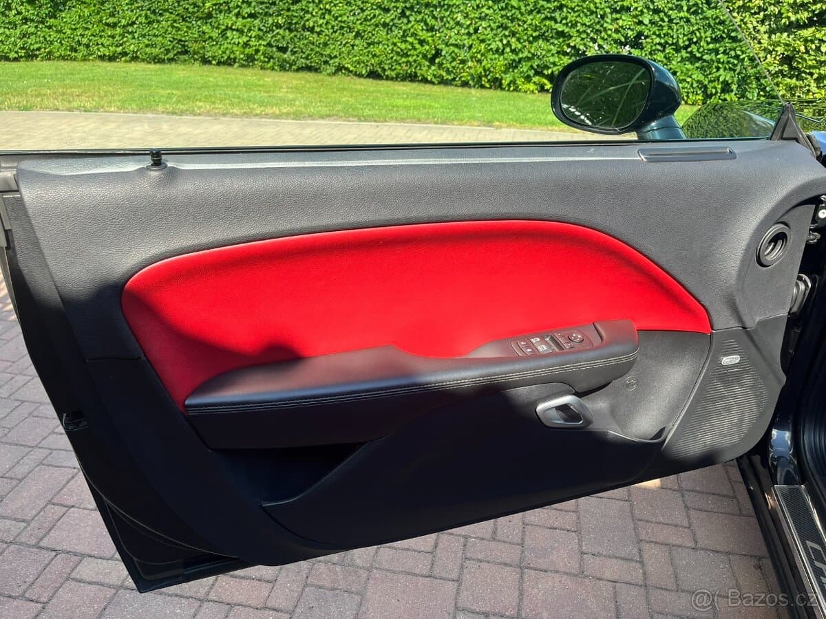 2015 Dodge CHALLENGER - 11