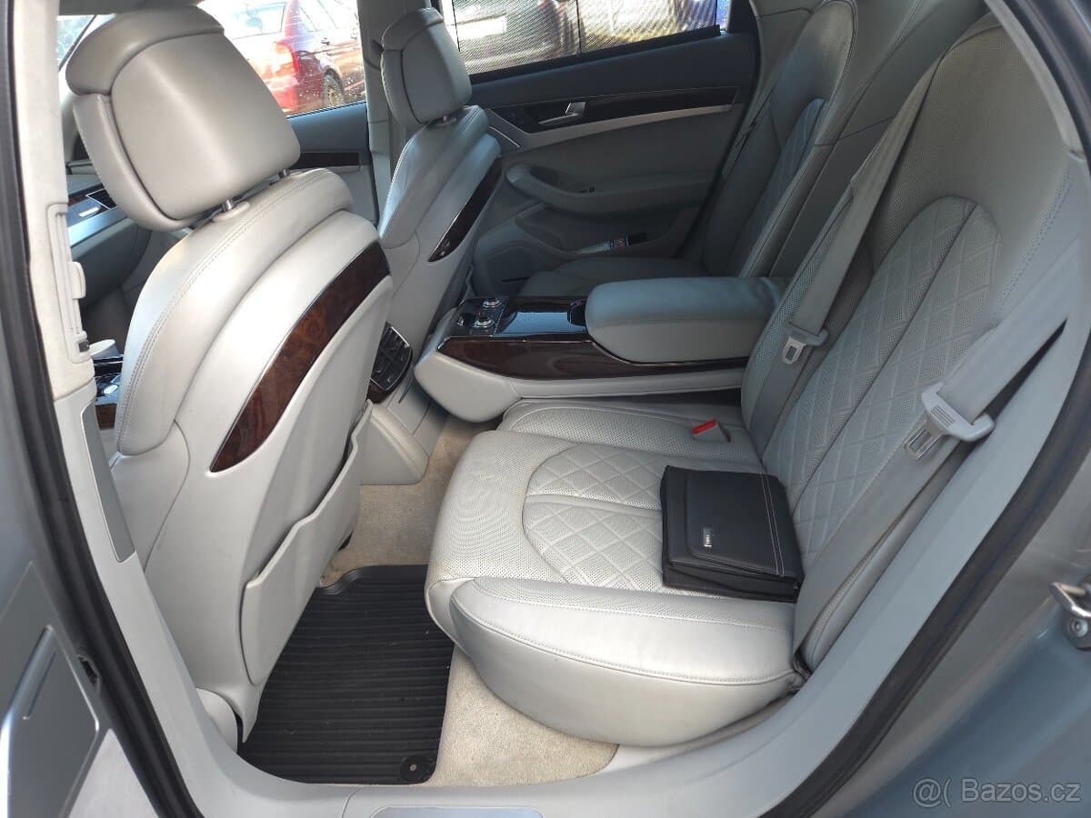 2010 Audi A8 - 11