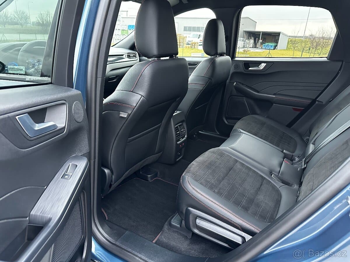 2023 Ford KUGA - 11