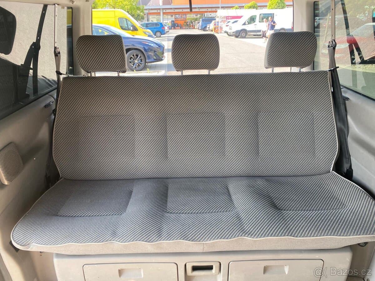 Volkswagen MULTIVAN - 11