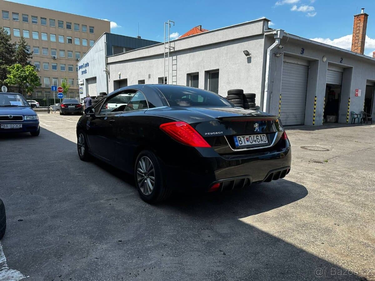 2011 Peugeot 308 - 11