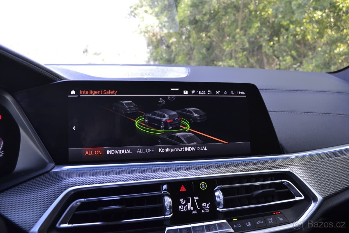 2020 BMW X5 - 11