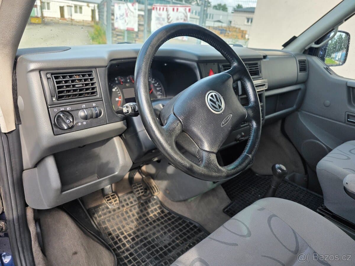 2000 Volkswagen MULTIVAN - 11