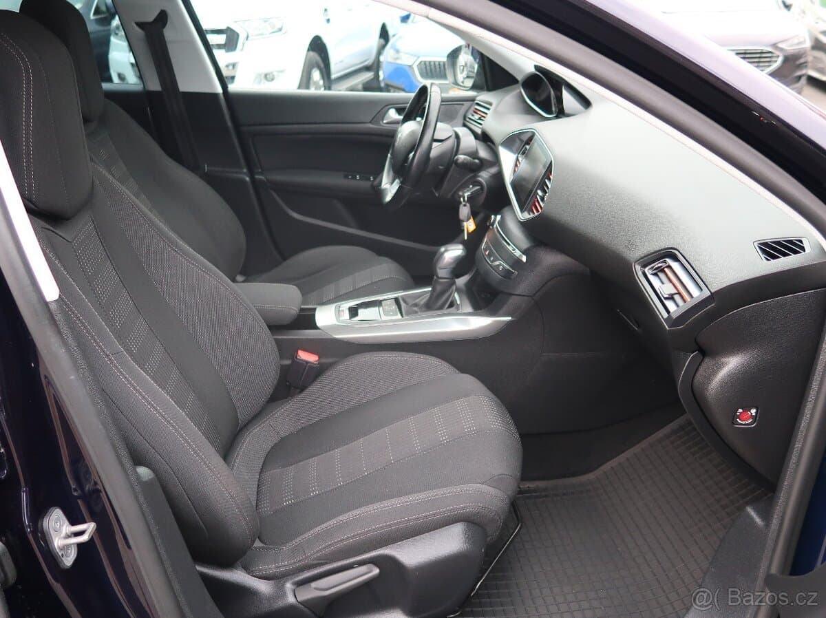 2016 Peugeot 308 - 11