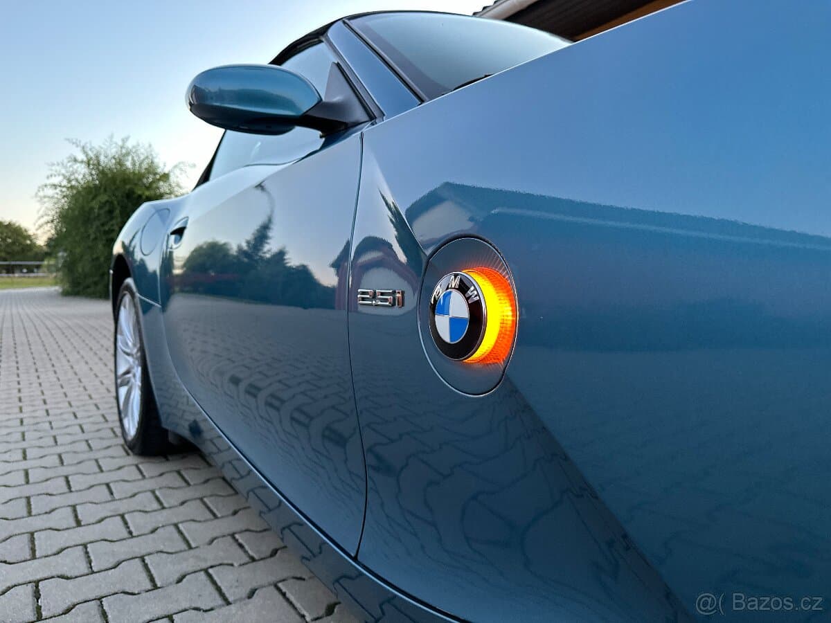 2004 BMW Z4 - 11