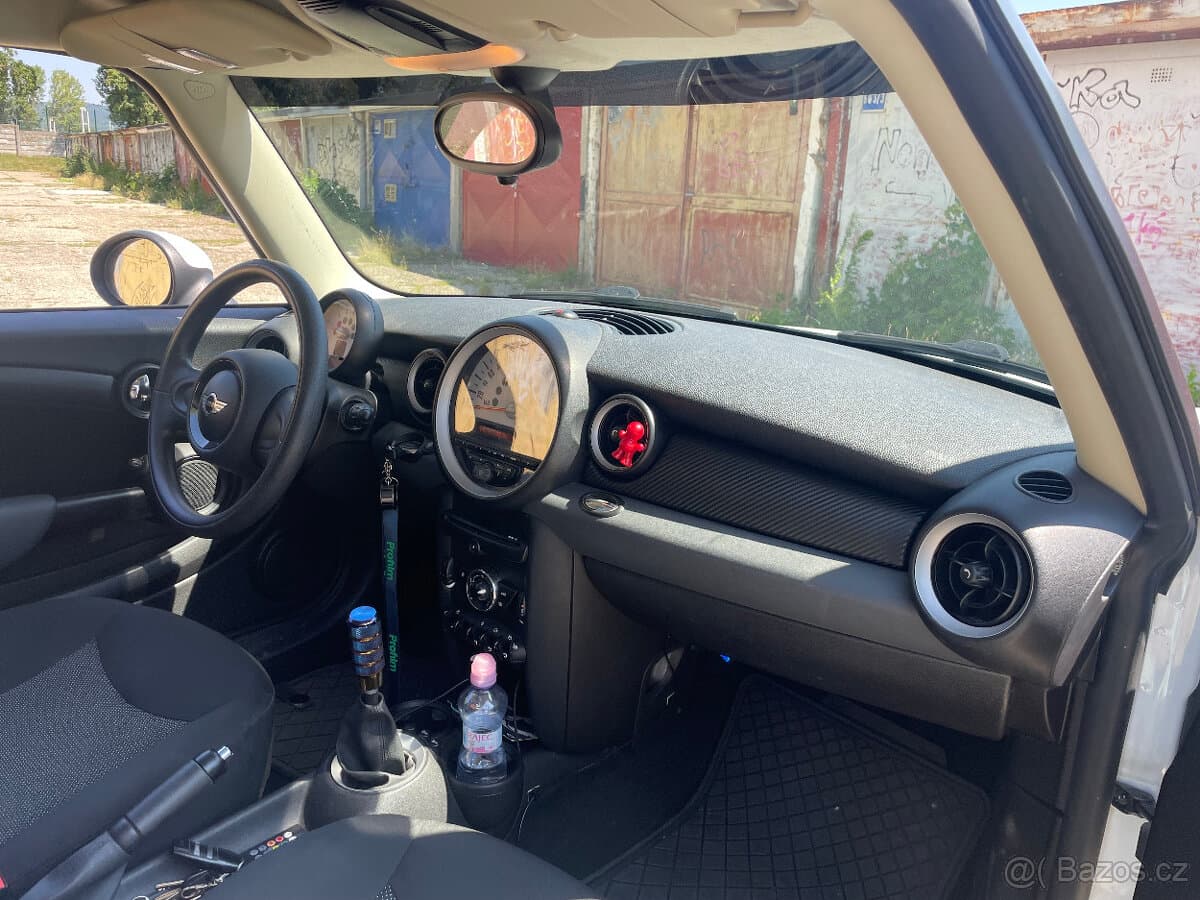 2011 Mini COOPER - 11