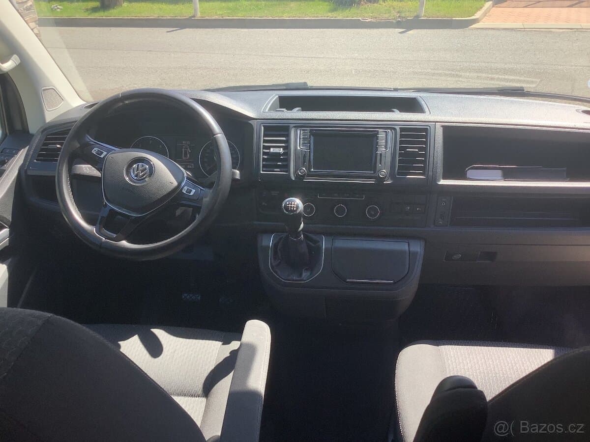 2016 Volkswagen MULTIVAN - 11