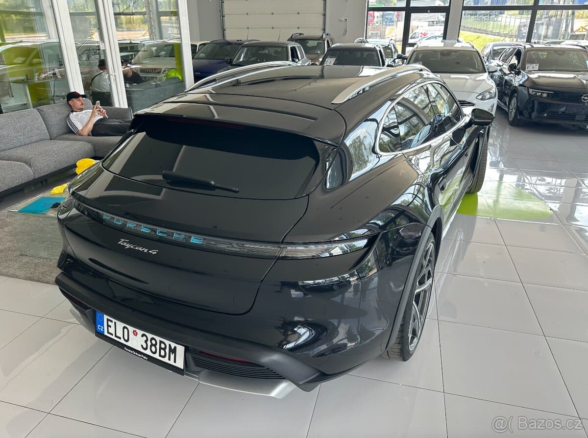 2023 Porsche TAYCAN - 11