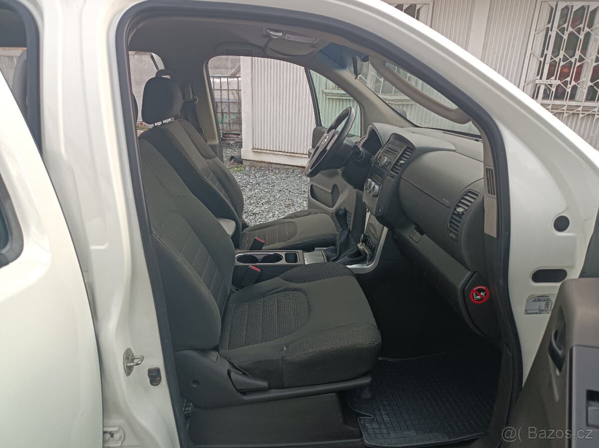 2011 Nissan PATHFINDER - 11