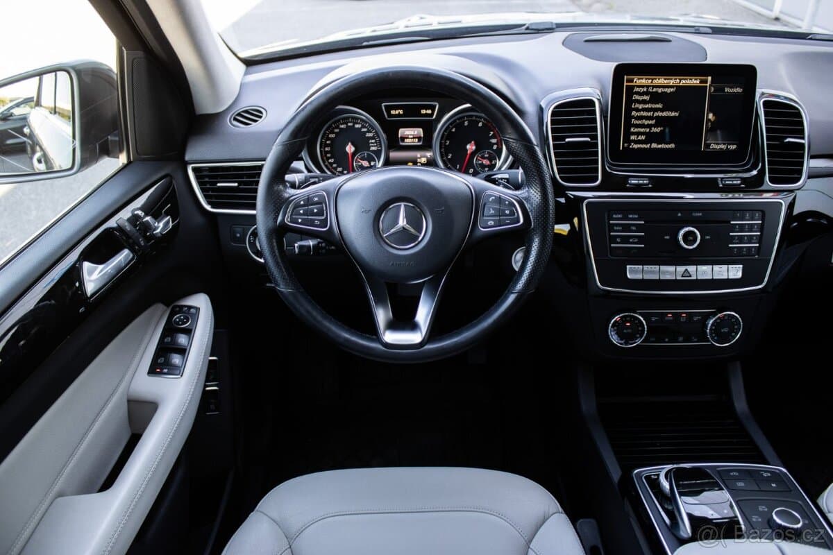 2017 Mercedes-Benz GL - 11