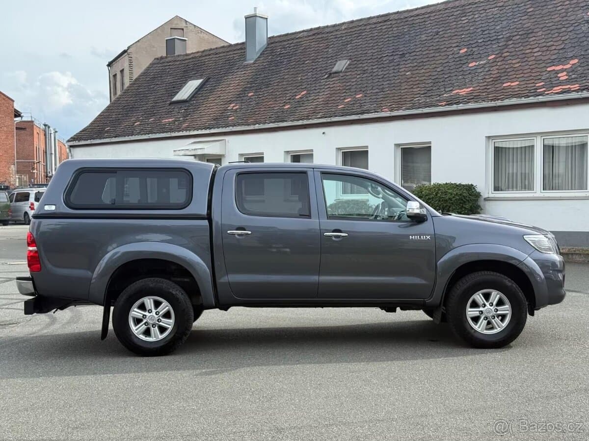 2013 Toyota HILUX - 11