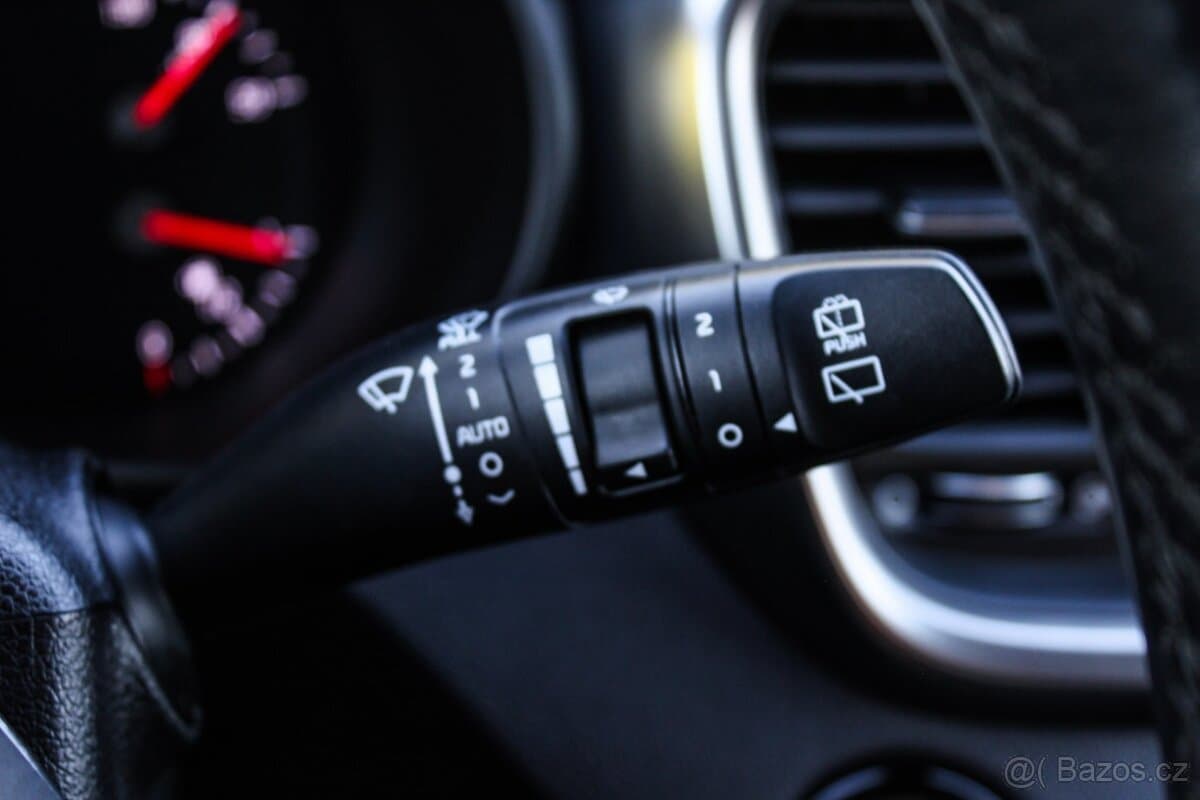 2019 Kia SORENTO - 11