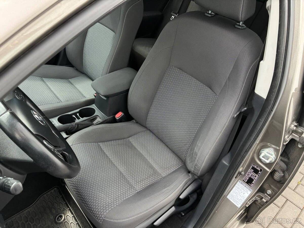 2018 Toyota COROLLA - 11