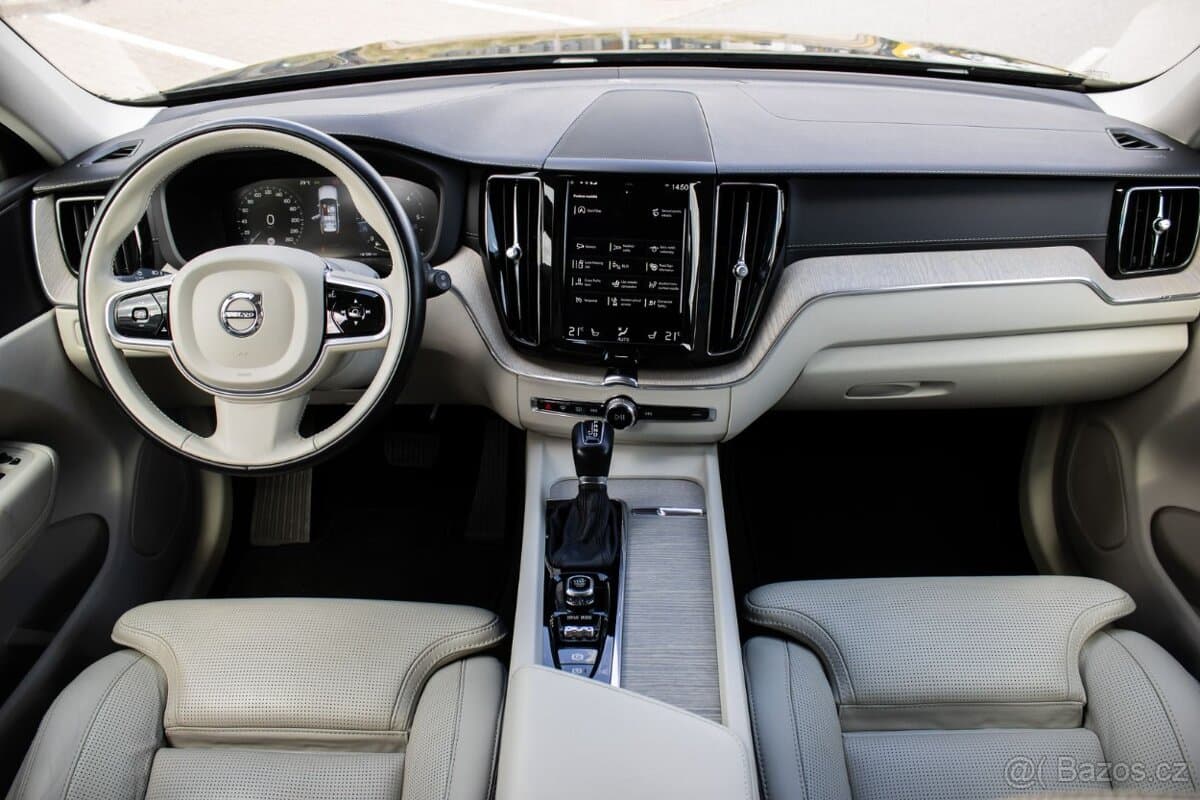2019 Volvo XC60 - 11