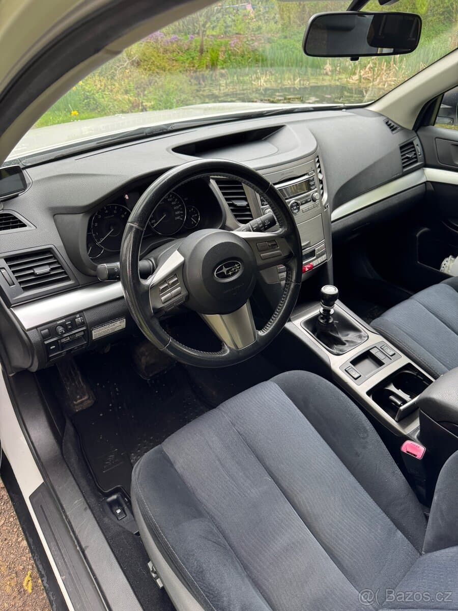 2011 Subaru OUTBACK - 11